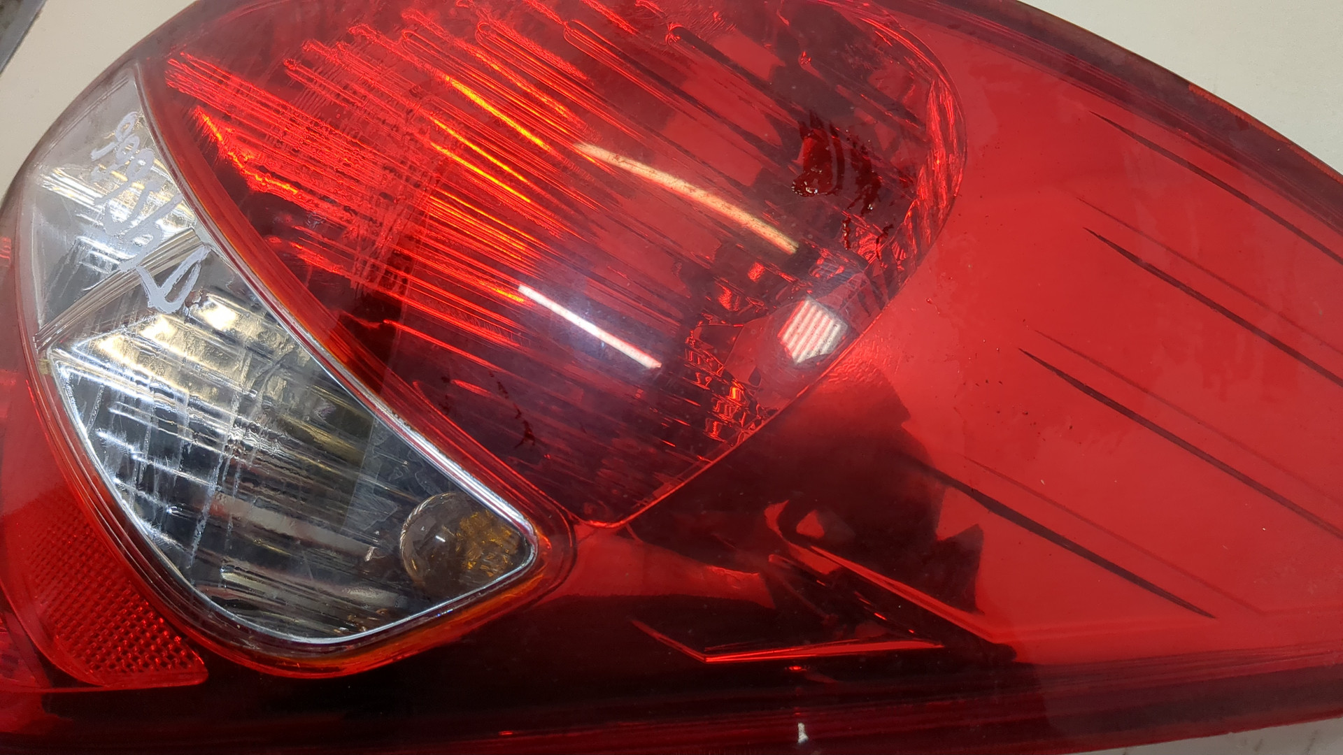 Фонарь задний правый