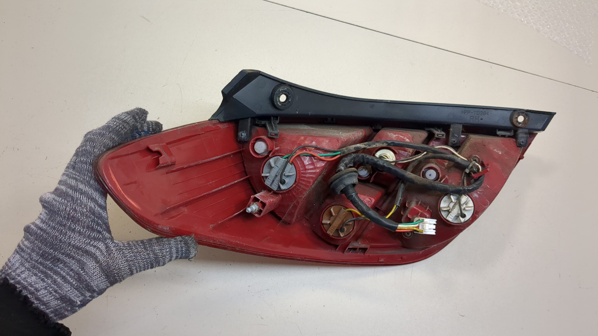 Фонарь задний правый