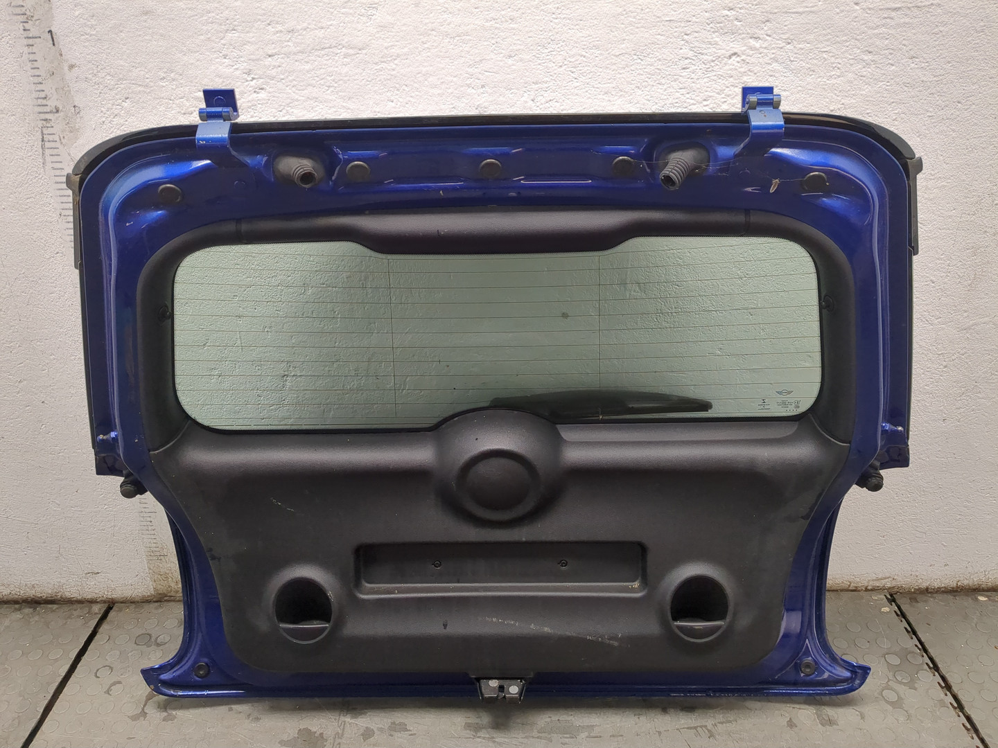 Дверь багажника