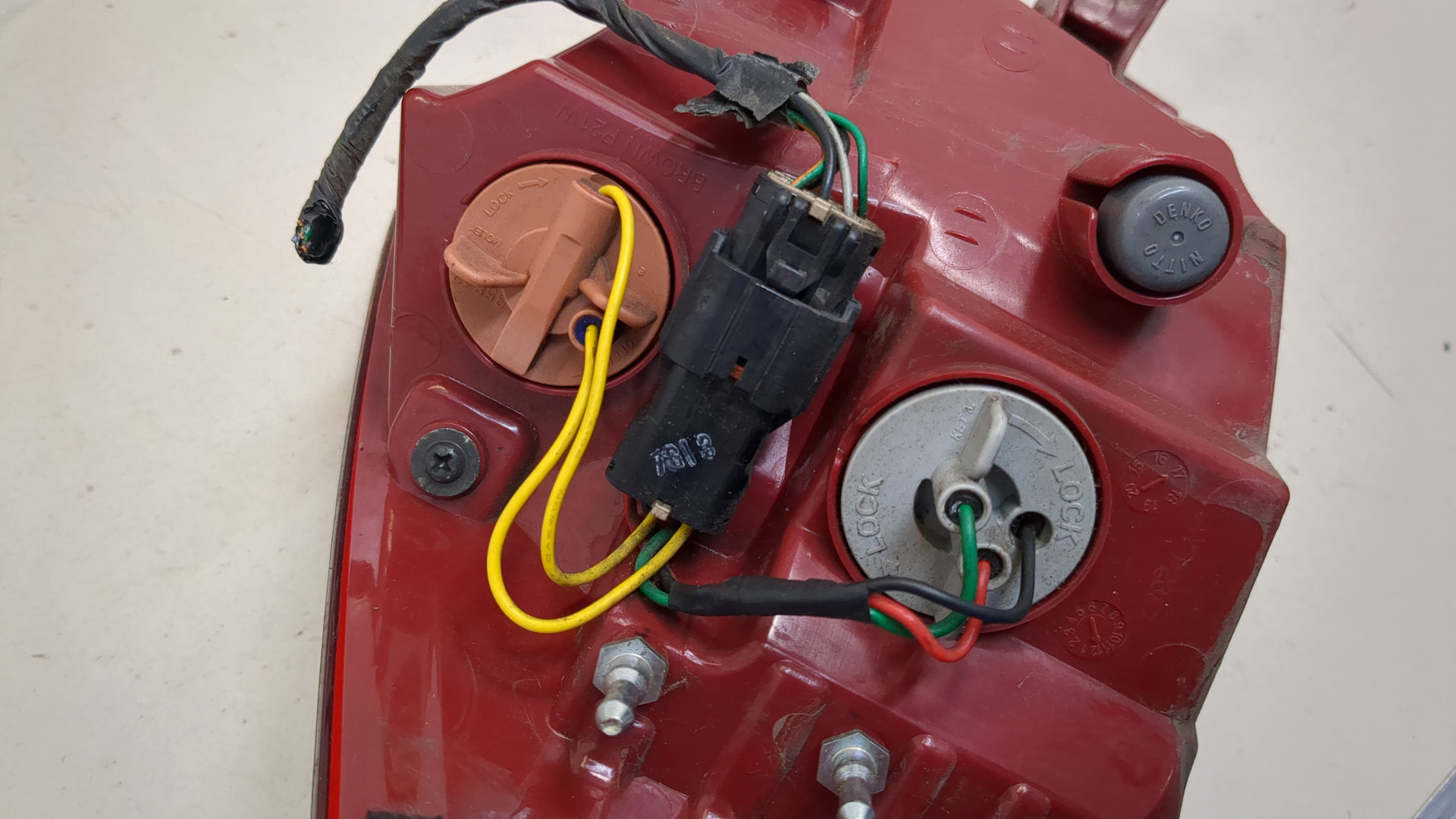 Фонарь задний левый