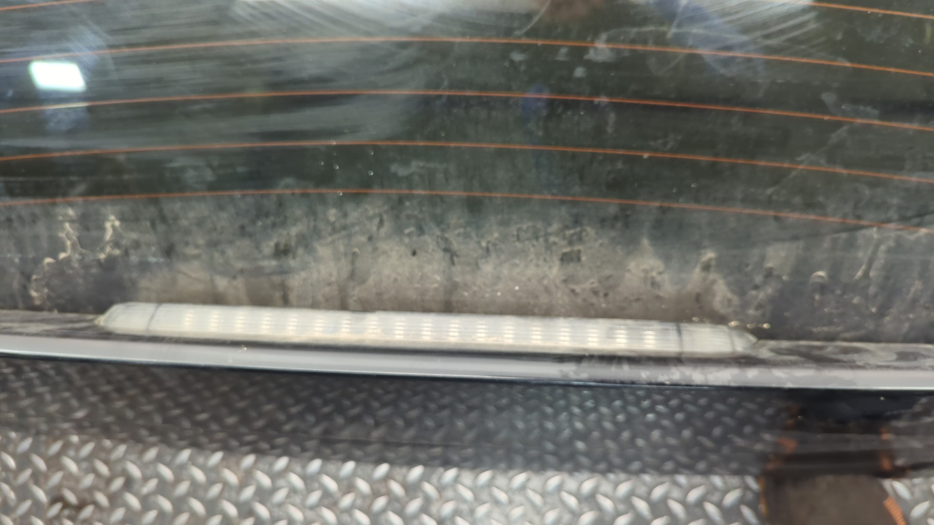 Дверь багажника