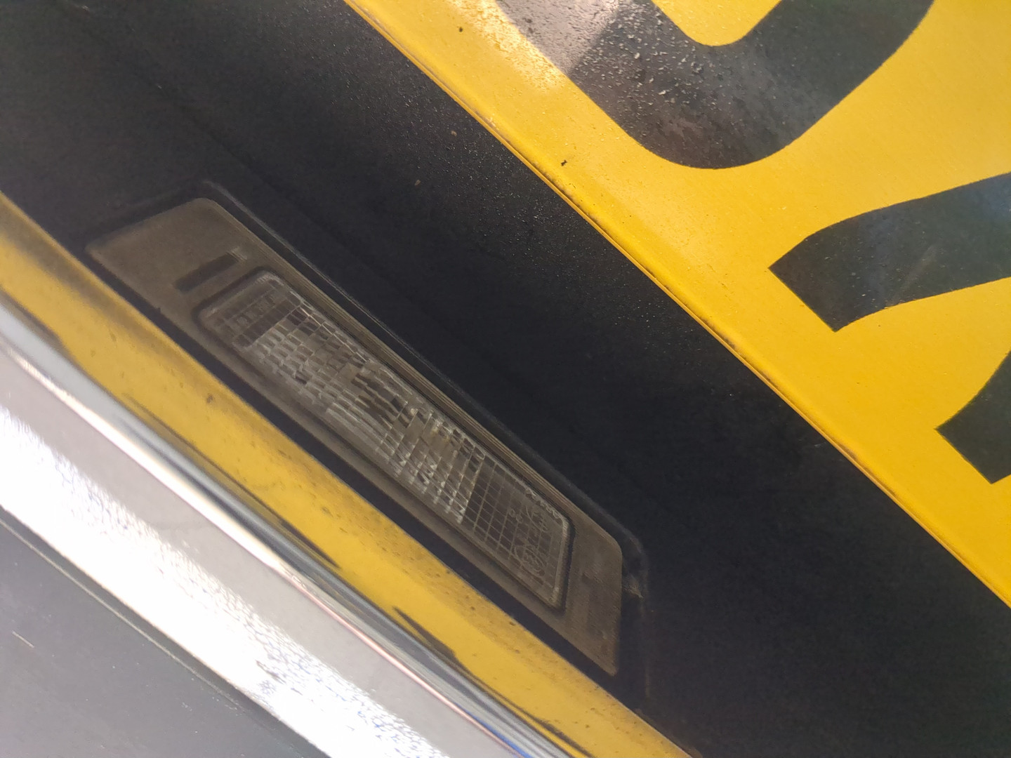 Дверь багажника