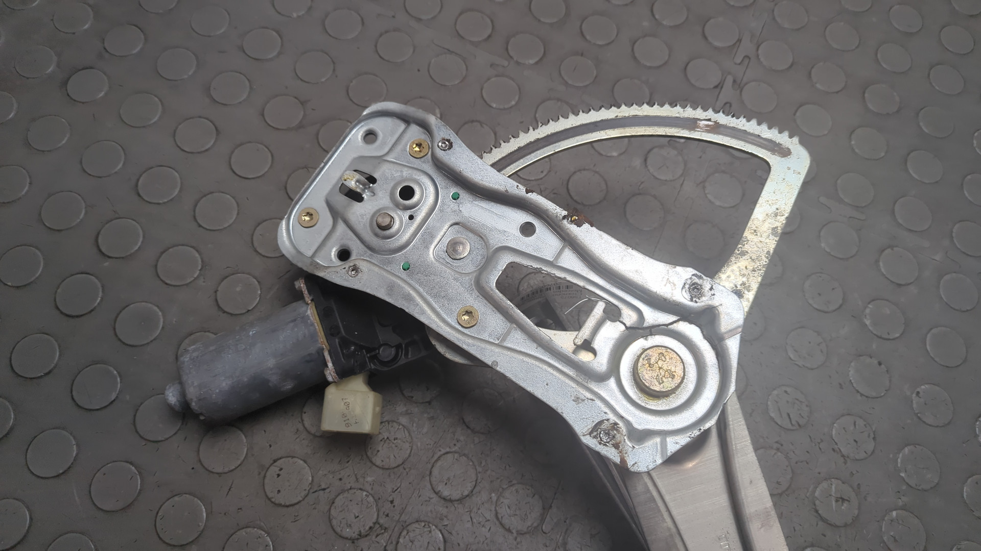 Стеклоподъемник электр. передний правый