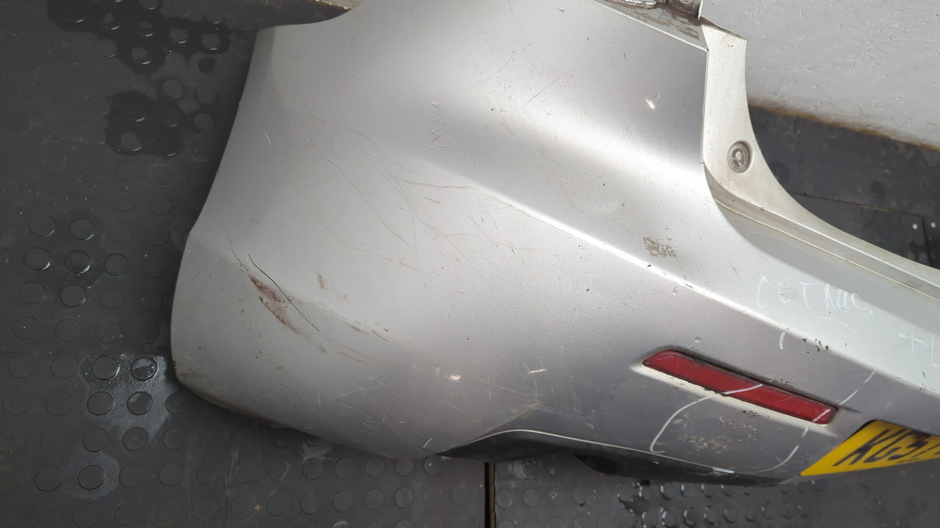 Бампер задний