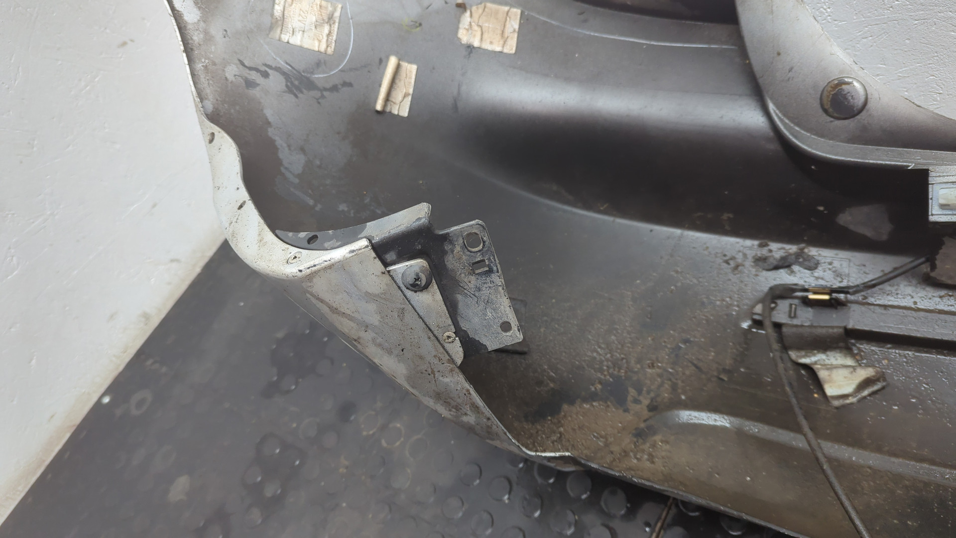 Бампер задний