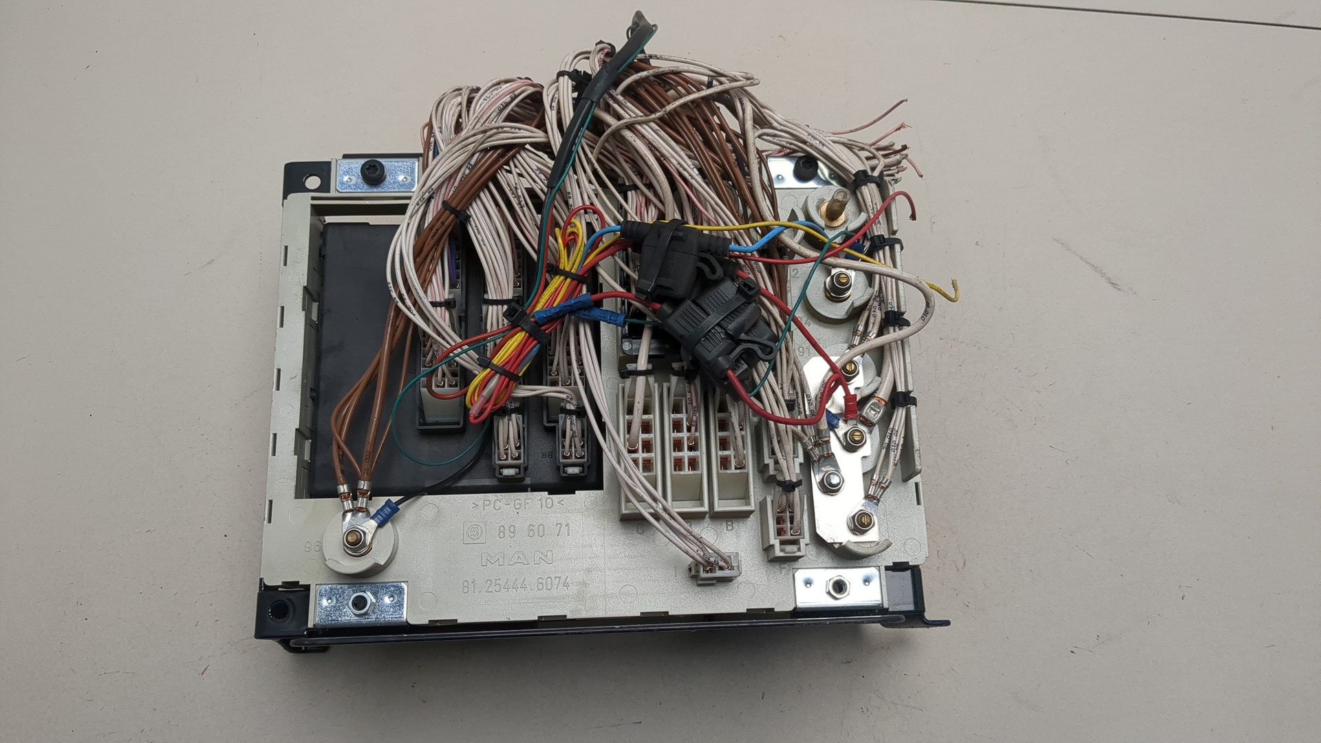 Блок предохранителей