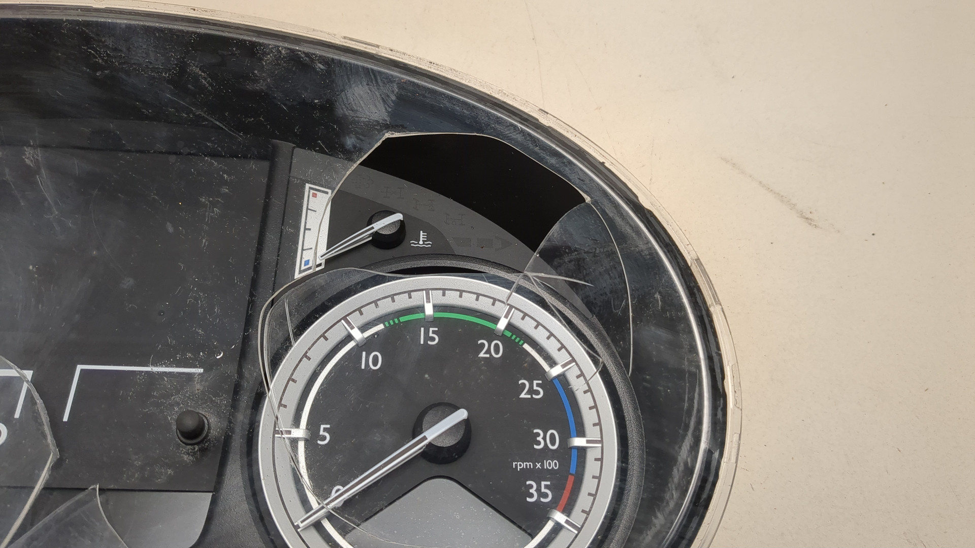 Панель приборов