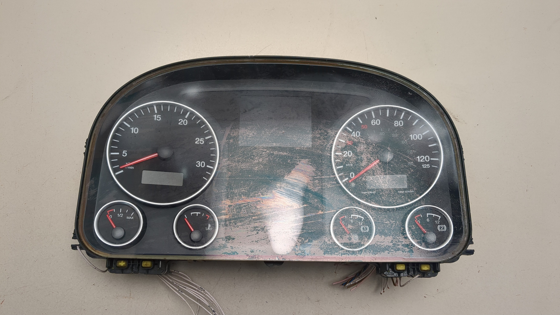 Панель приборов