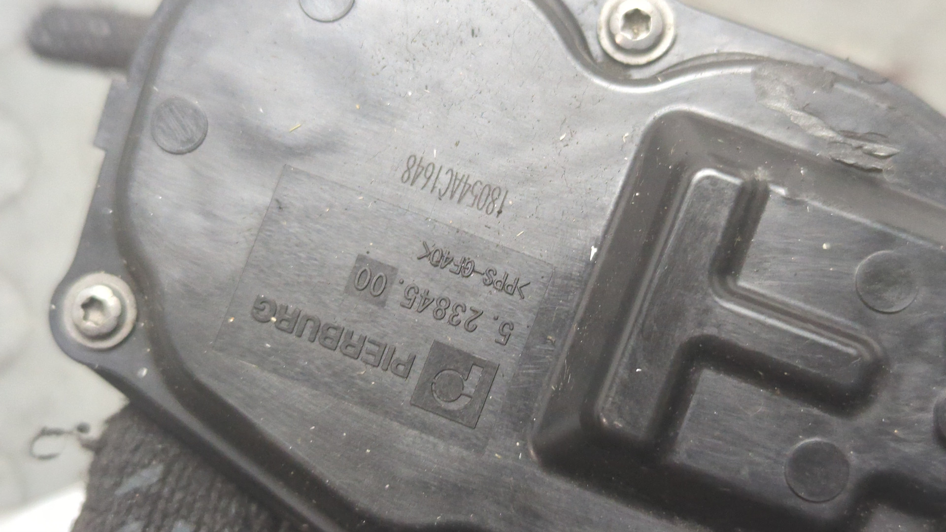 Тройник вентиляции картерных газов