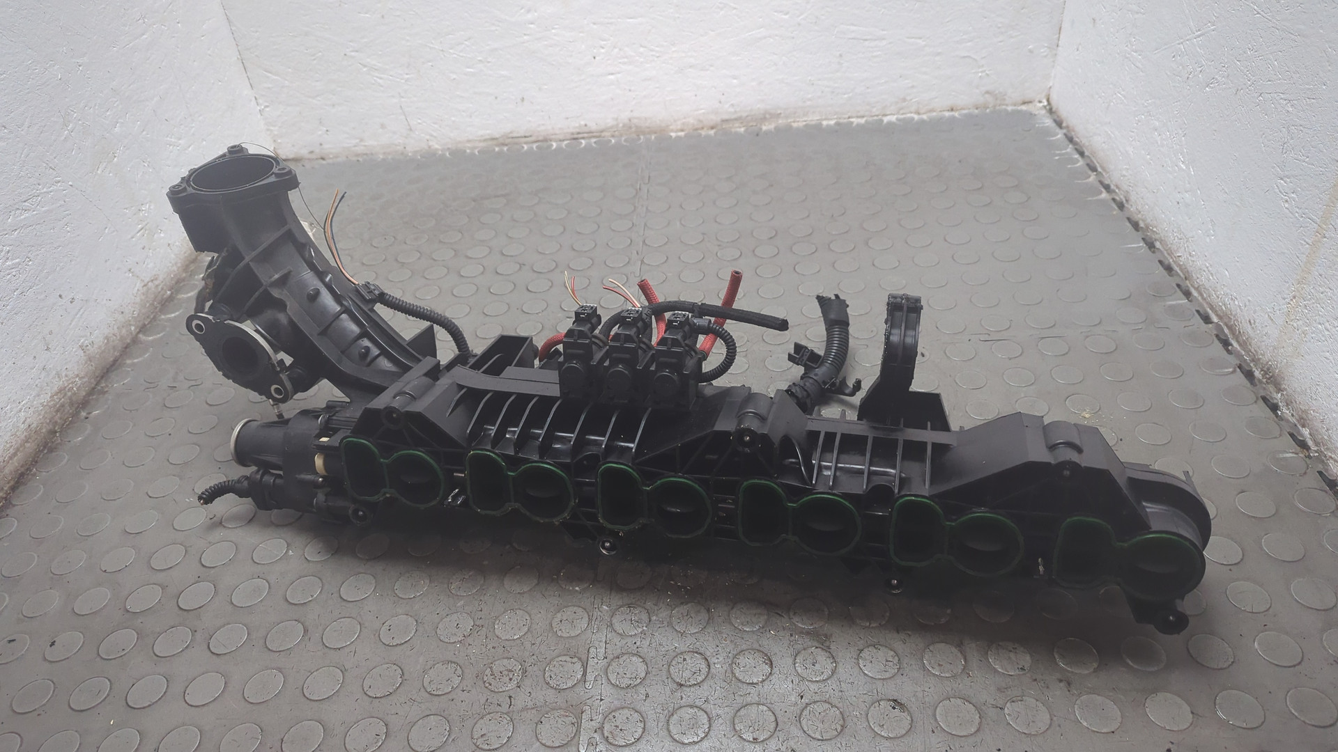 Коллектор впускной