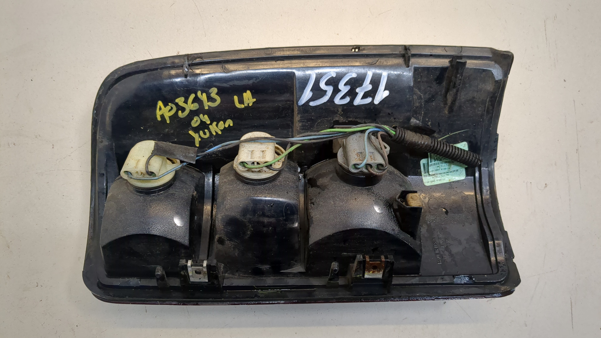 Фонарь задний левый