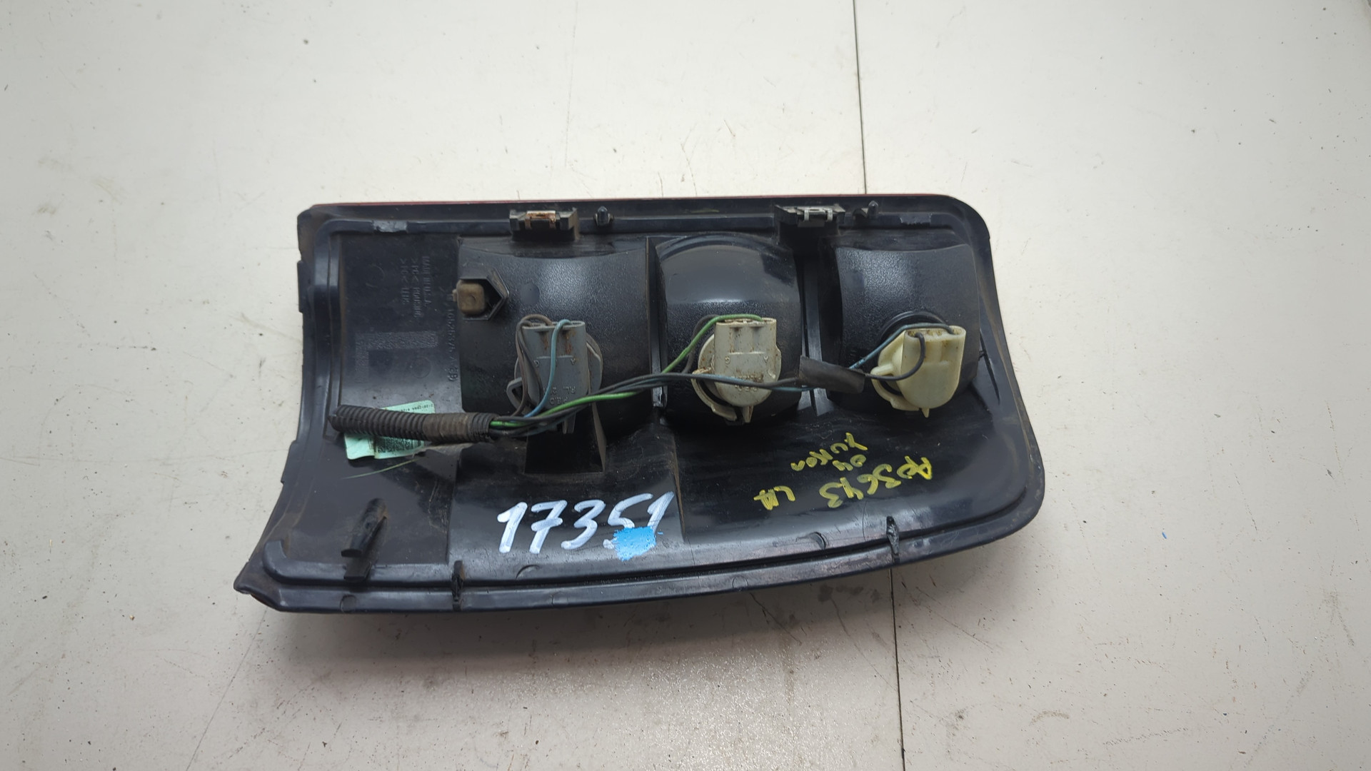 Фонарь задний левый