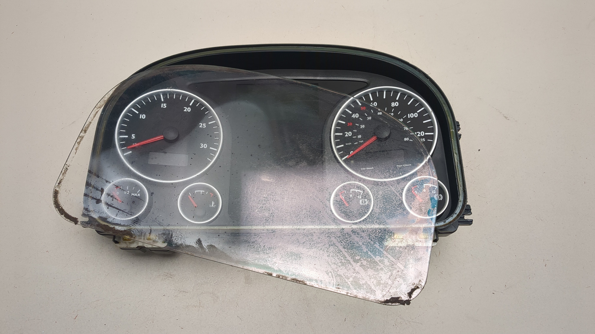 Панель приборов