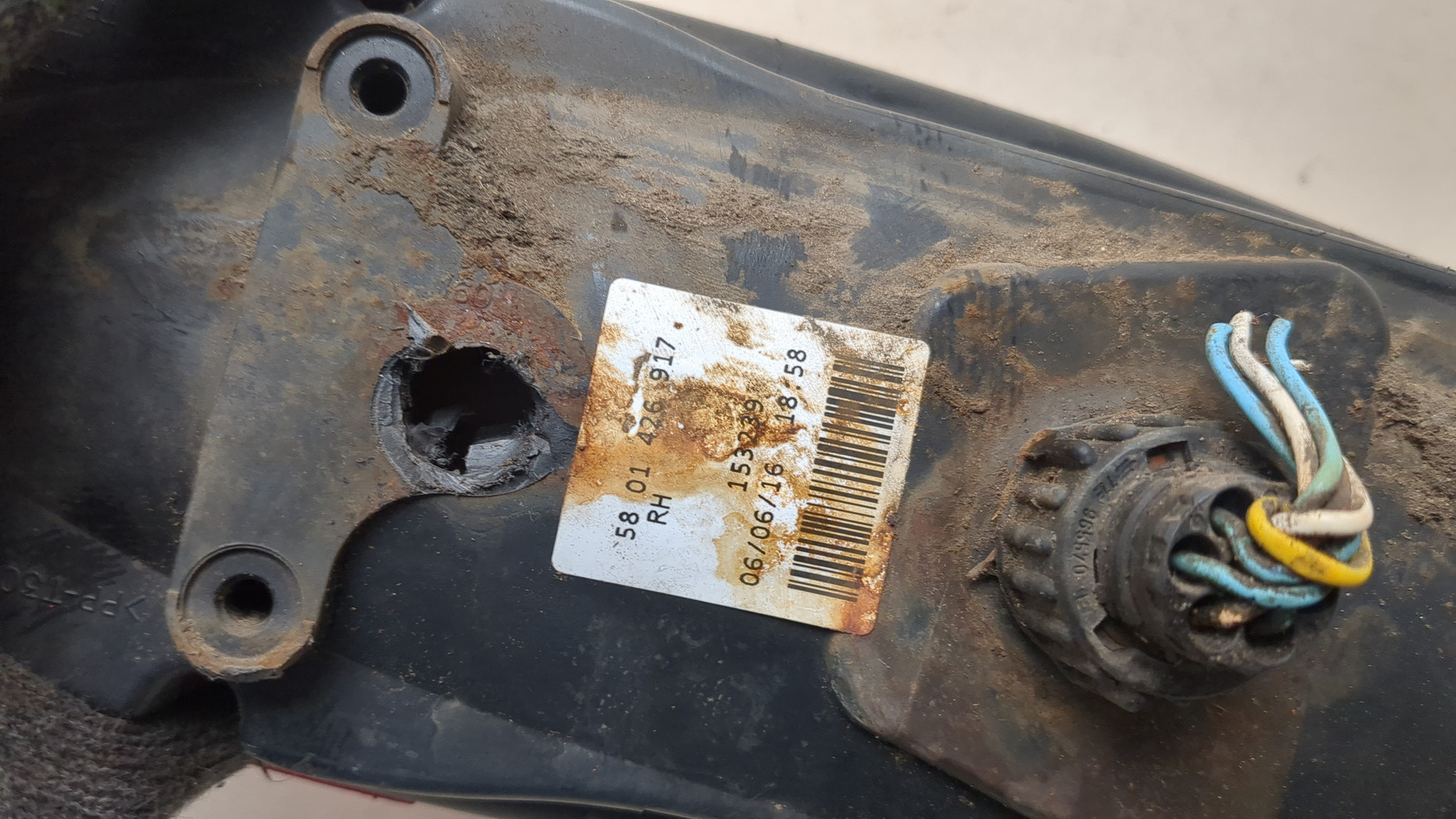 Фонарь задний правый