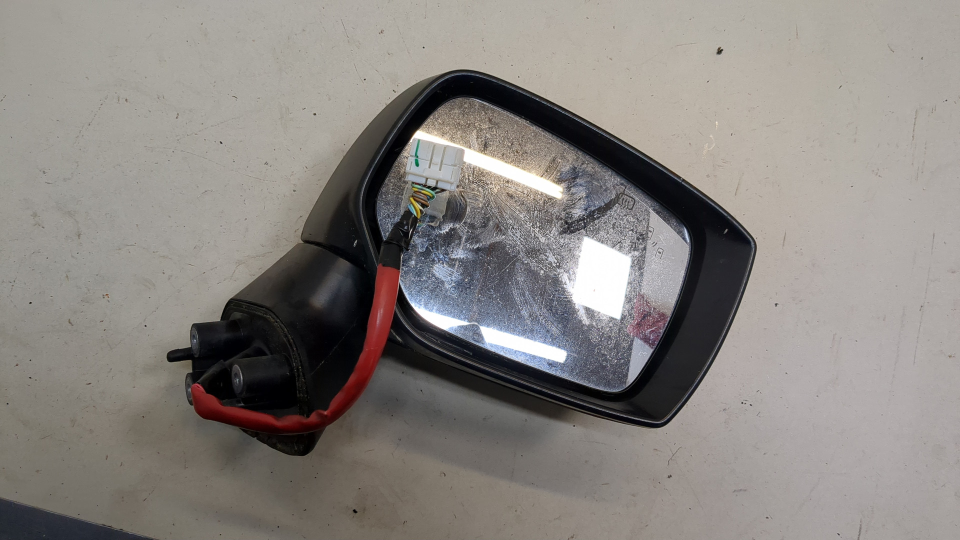 Зеркало правое электрическое