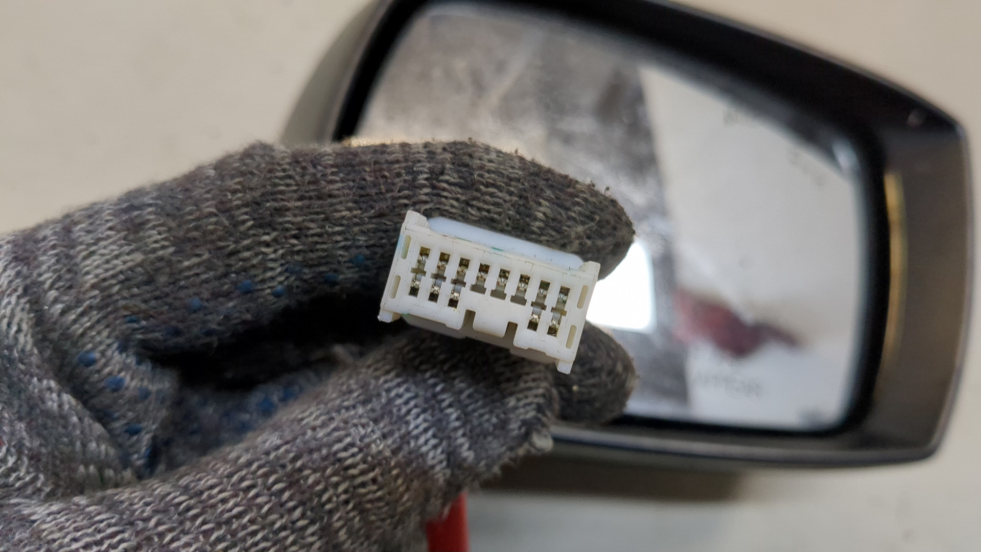 Зеркало правое электрическое