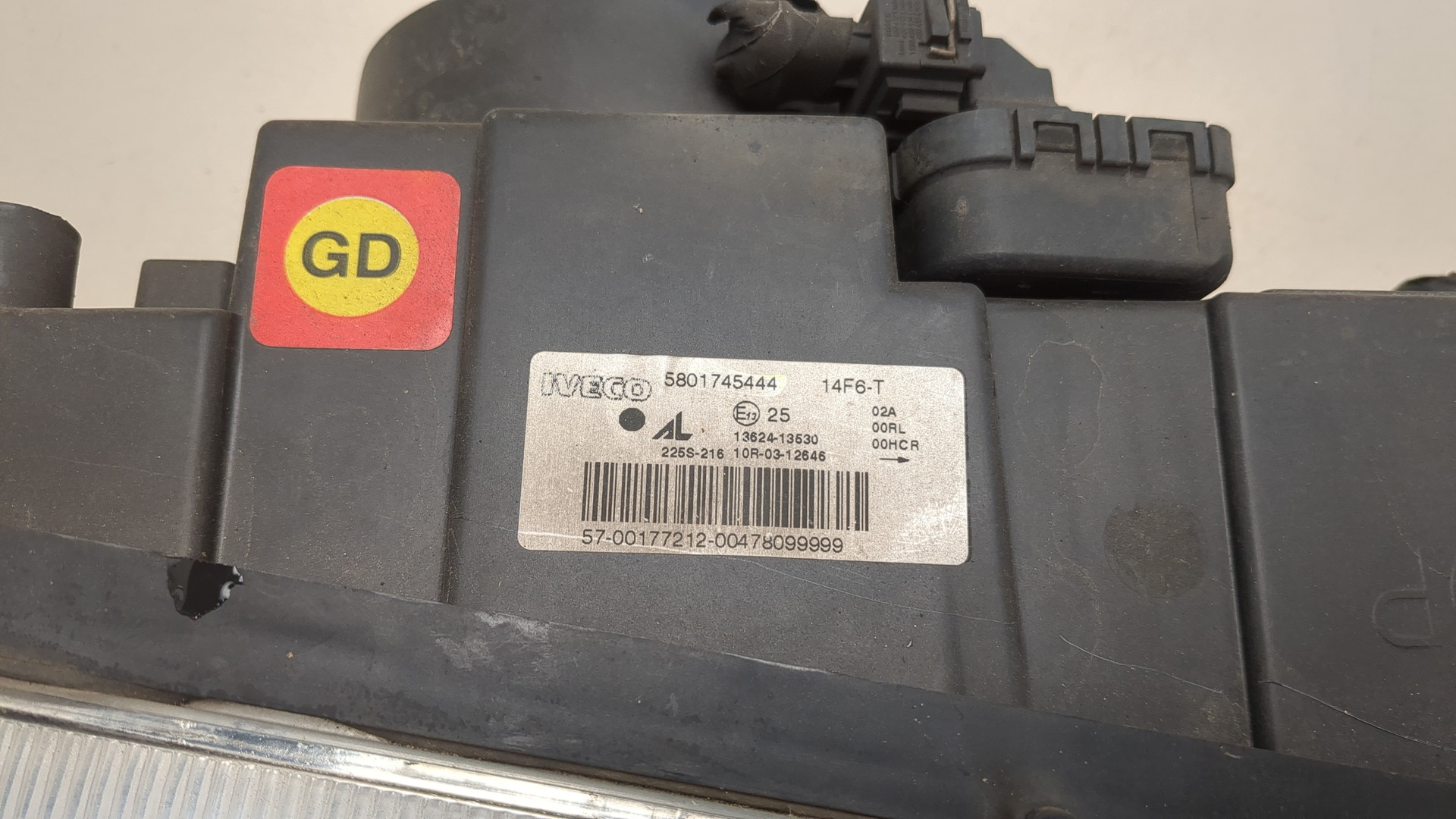 Фара правая