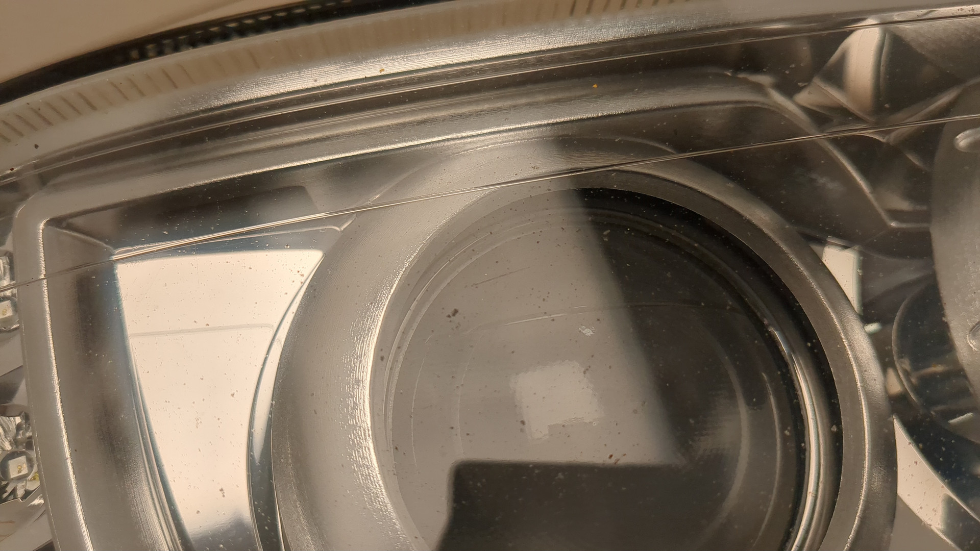 Фара правая