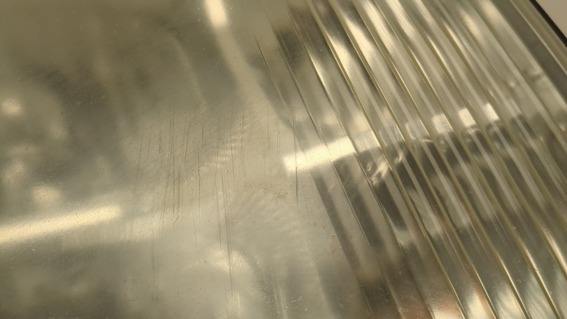 Фара правая