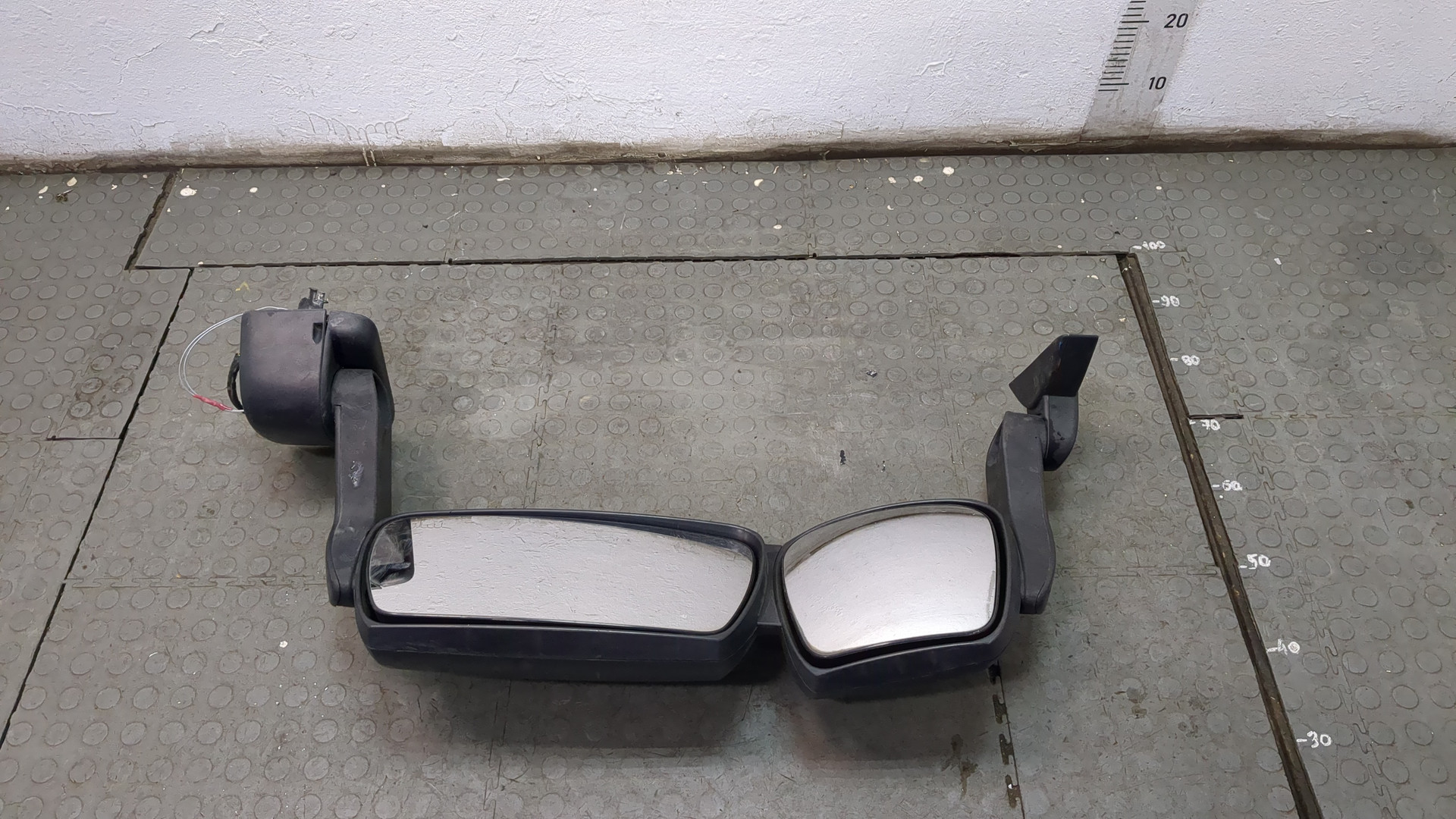 Зеркало правое электрическое