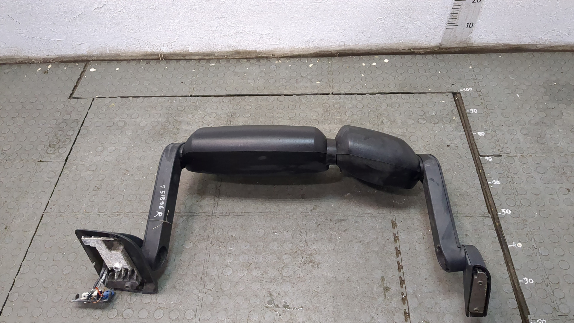 Зеркало правое электрическое