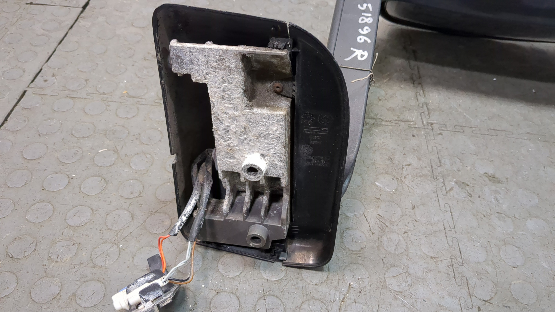 Зеркало правое электрическое