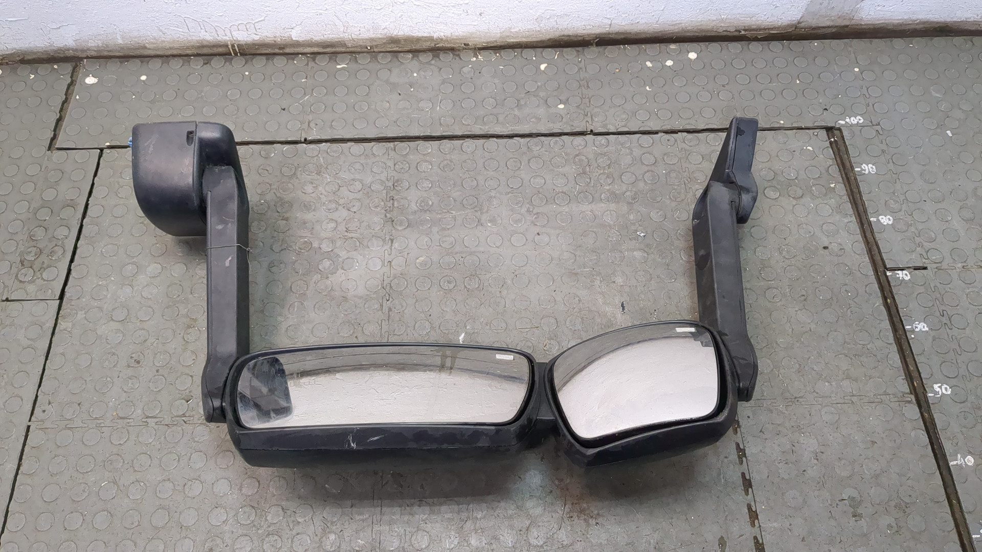 Зеркало правое электрическое