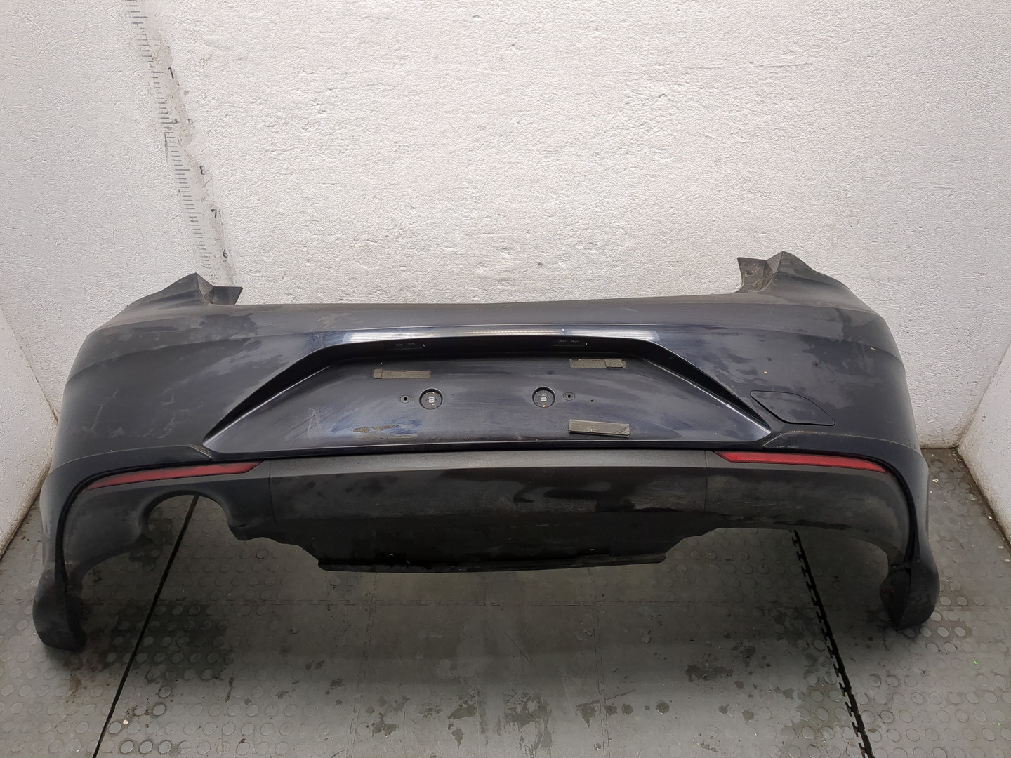 Бампер задний