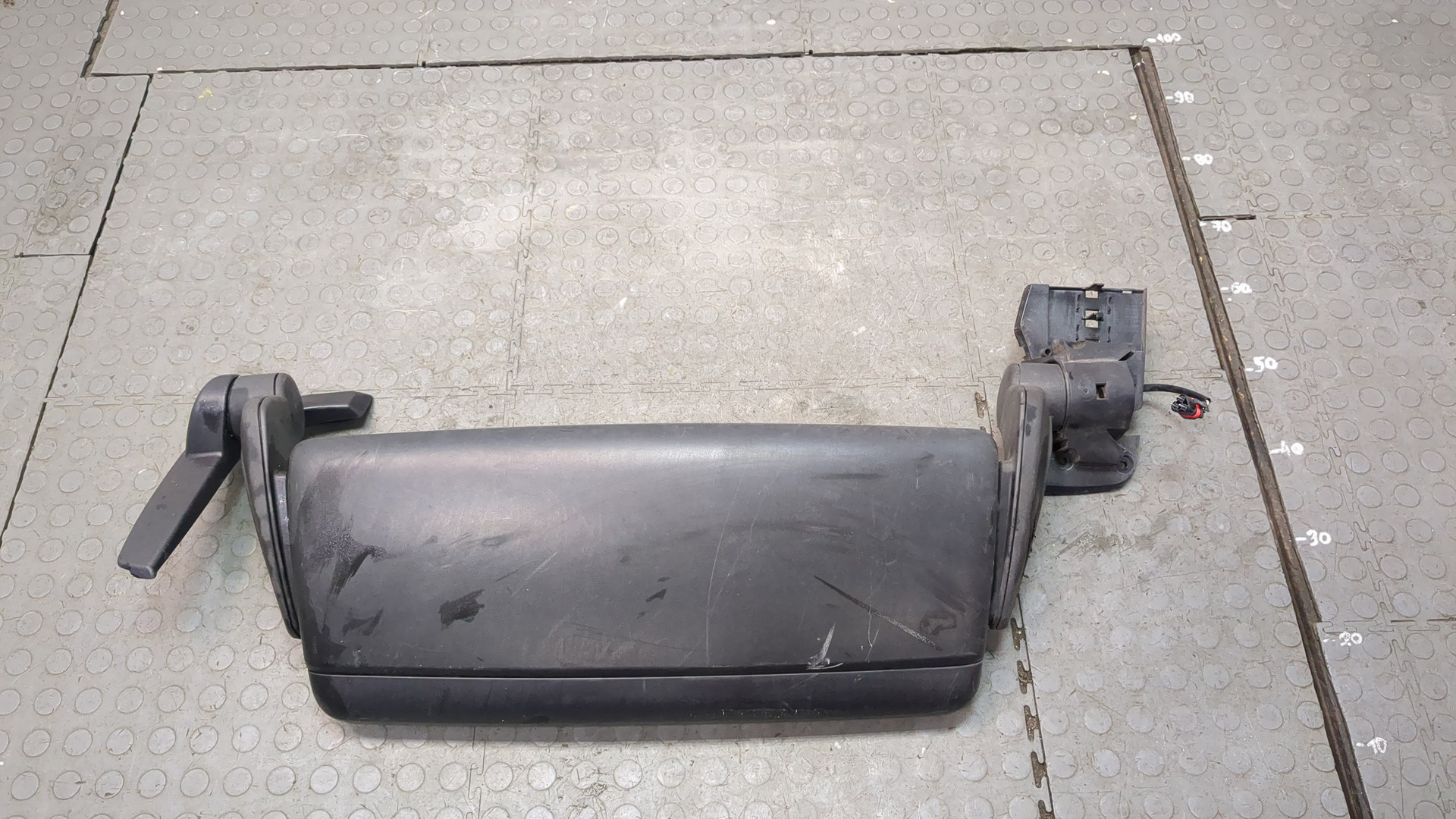 Зеркало правое электрическое