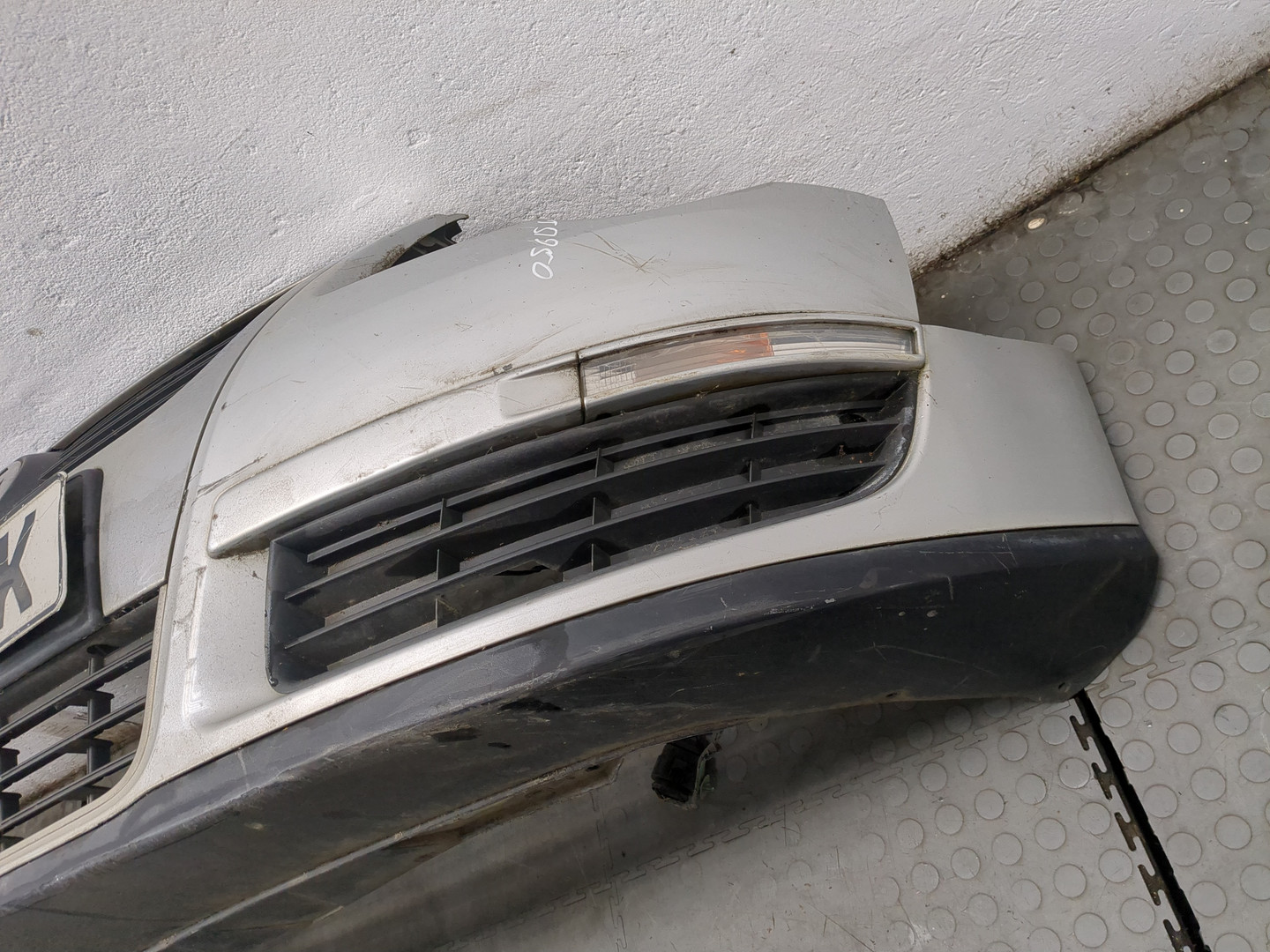 Бампер передний