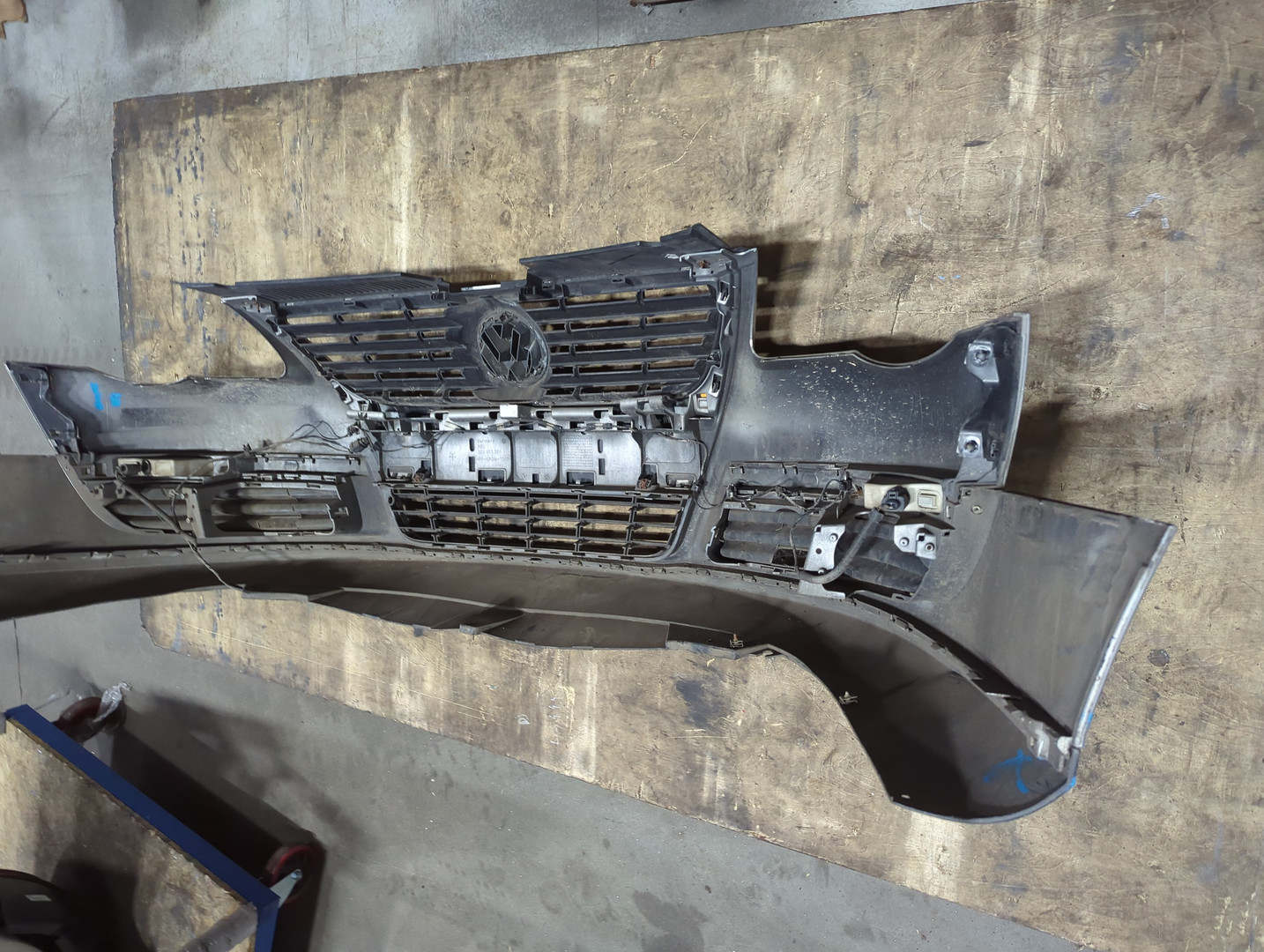 Бампер передний