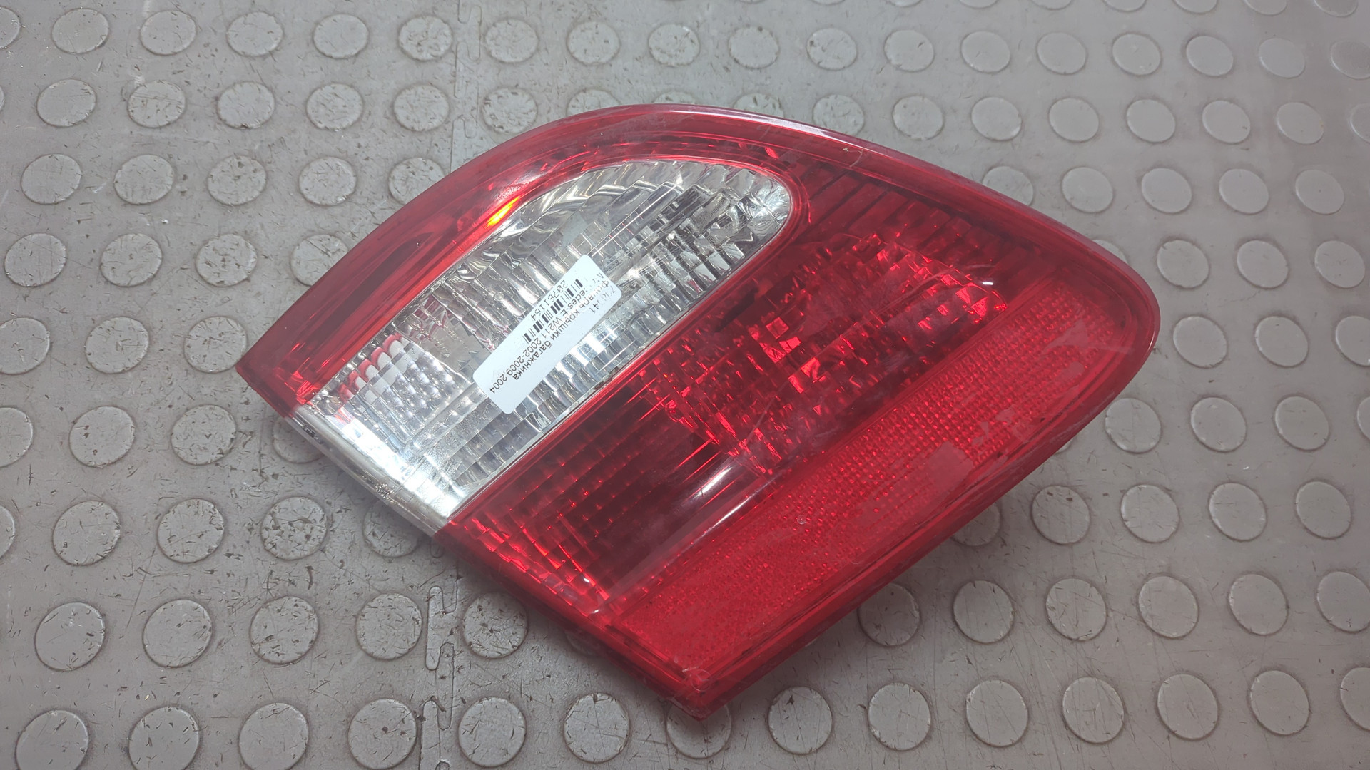 Фонарь задний внутренний левый