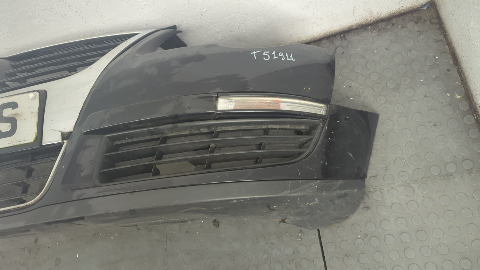 Бампер передний