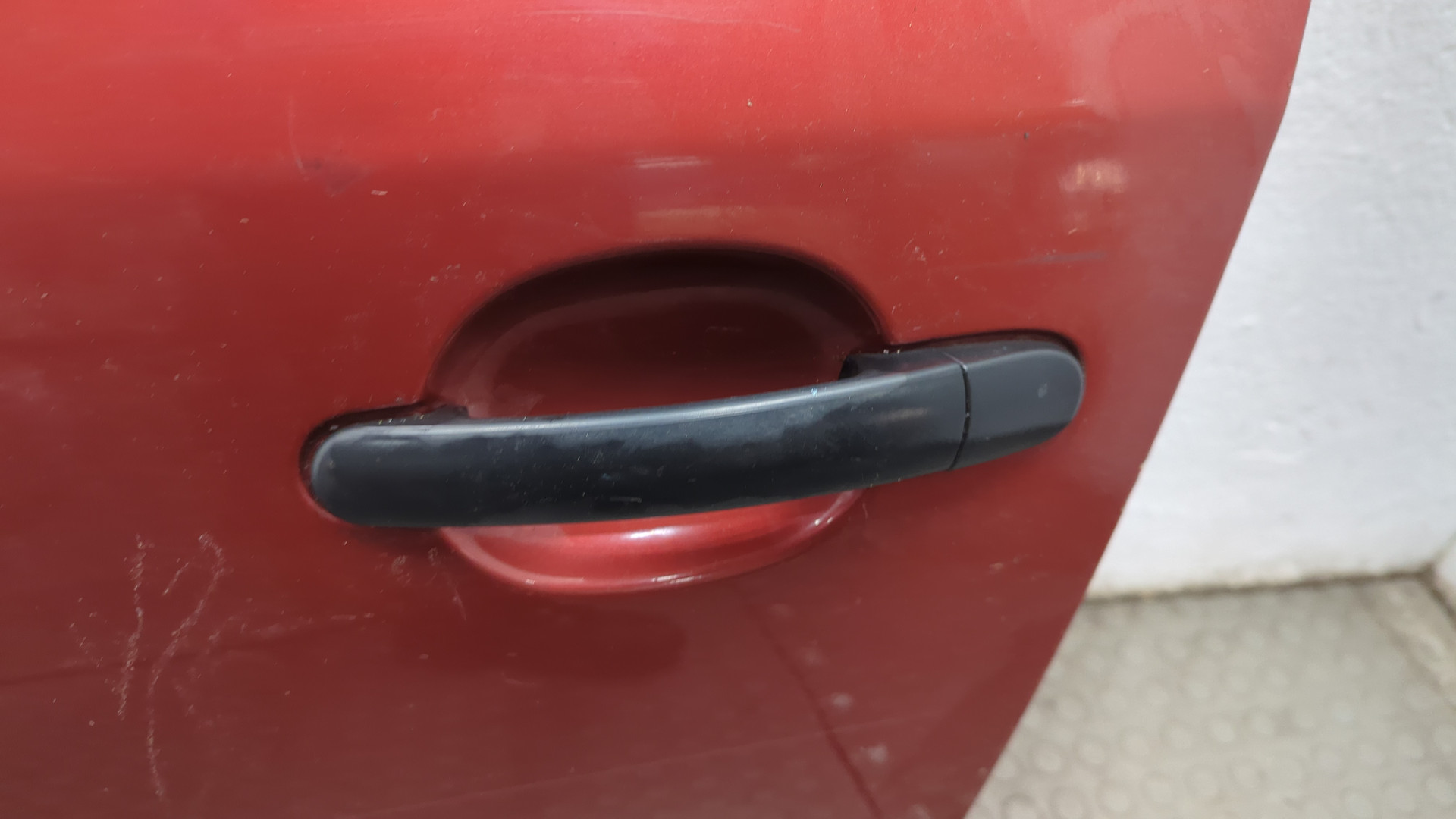 Дверь передняя левая