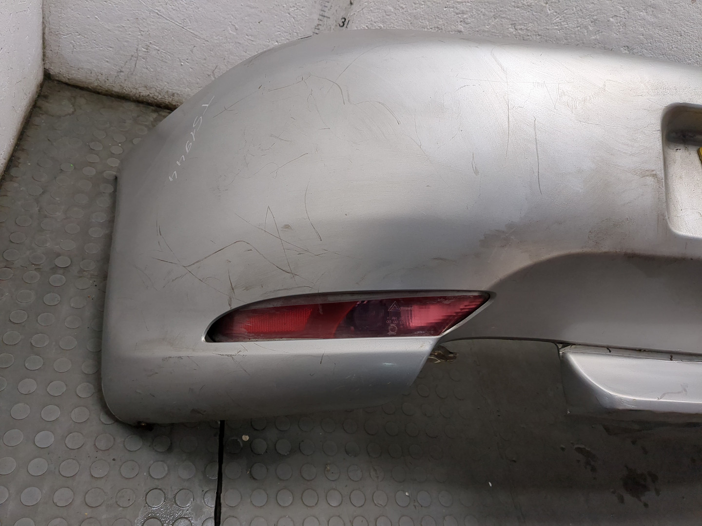 Бампер задний