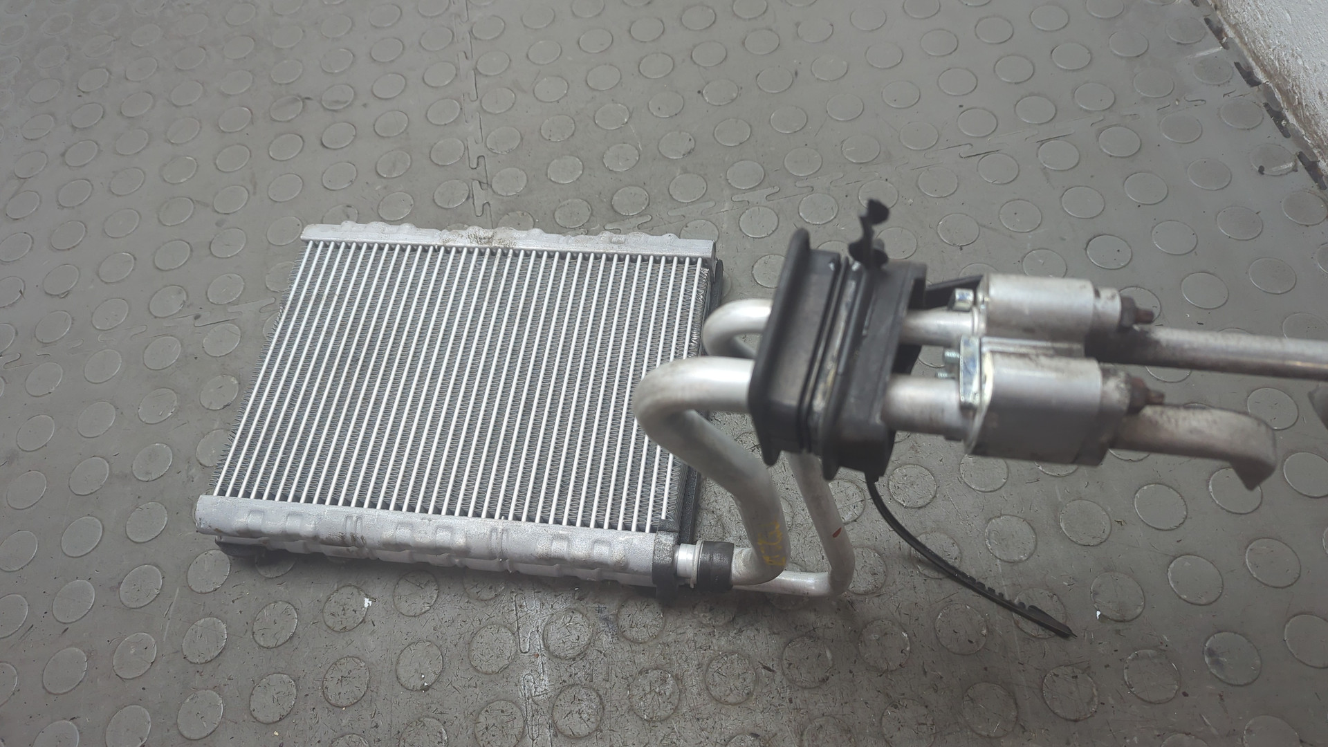 Радиатор кондиционера / конденсер