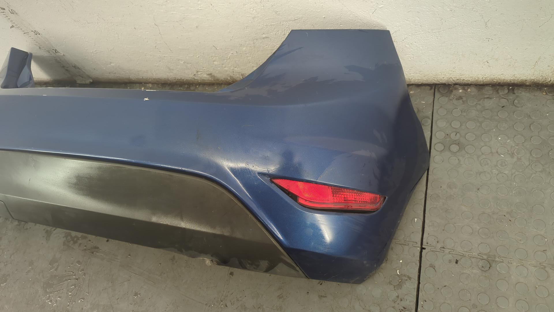 Бампер задний