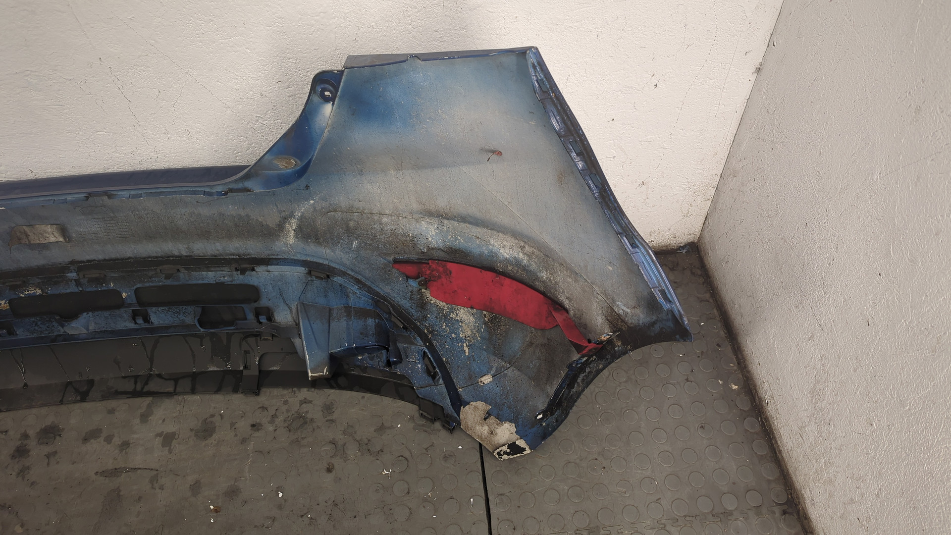 Бампер задний