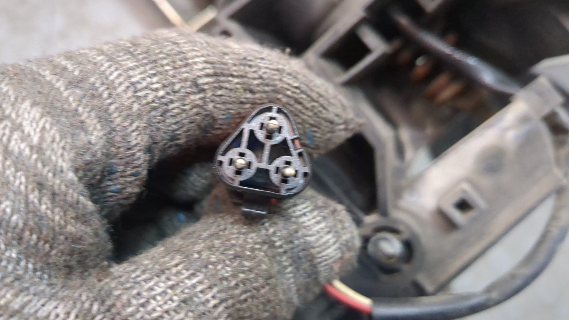 Зеркало правое электрическое