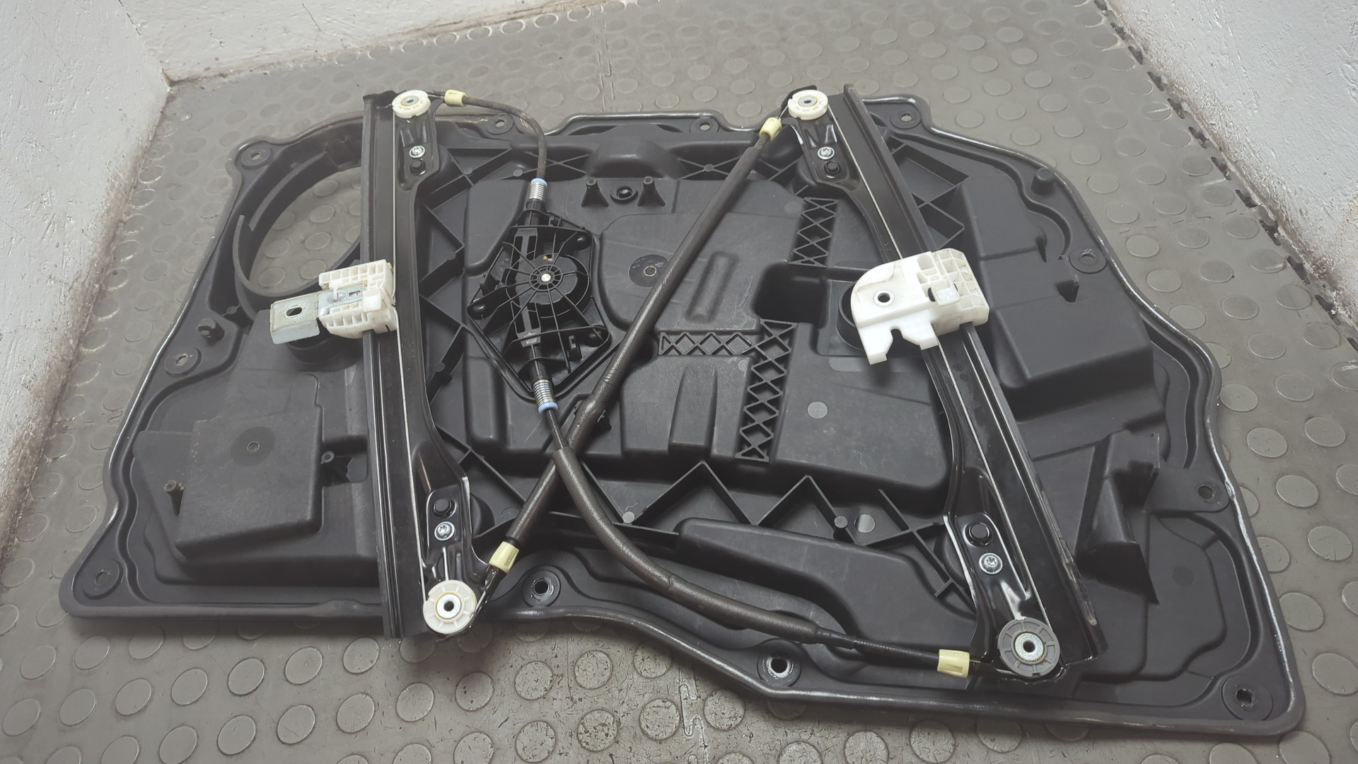 Стеклоподъемник электр. передний правый