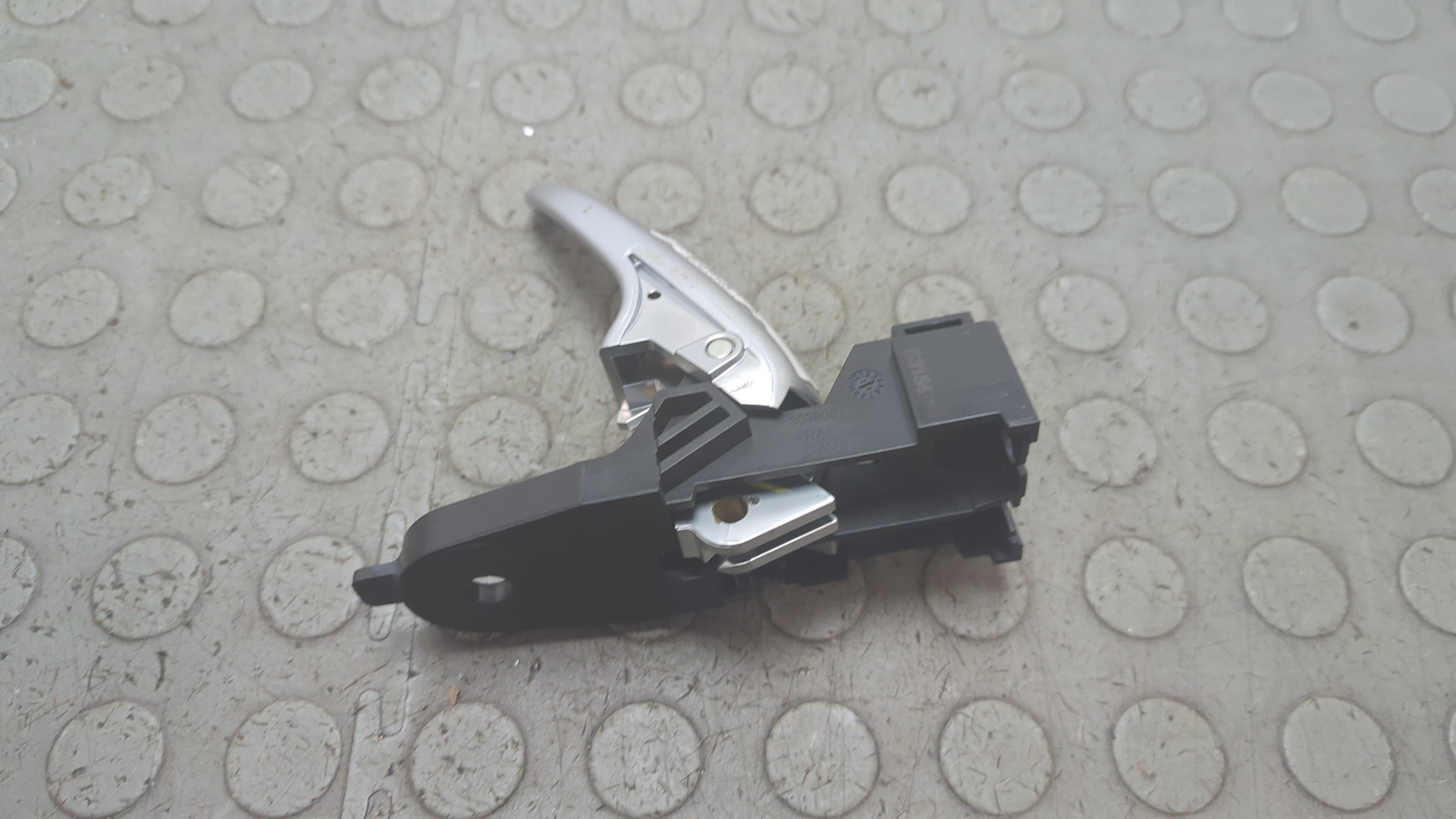 Ручка двери передней внутренняя правая