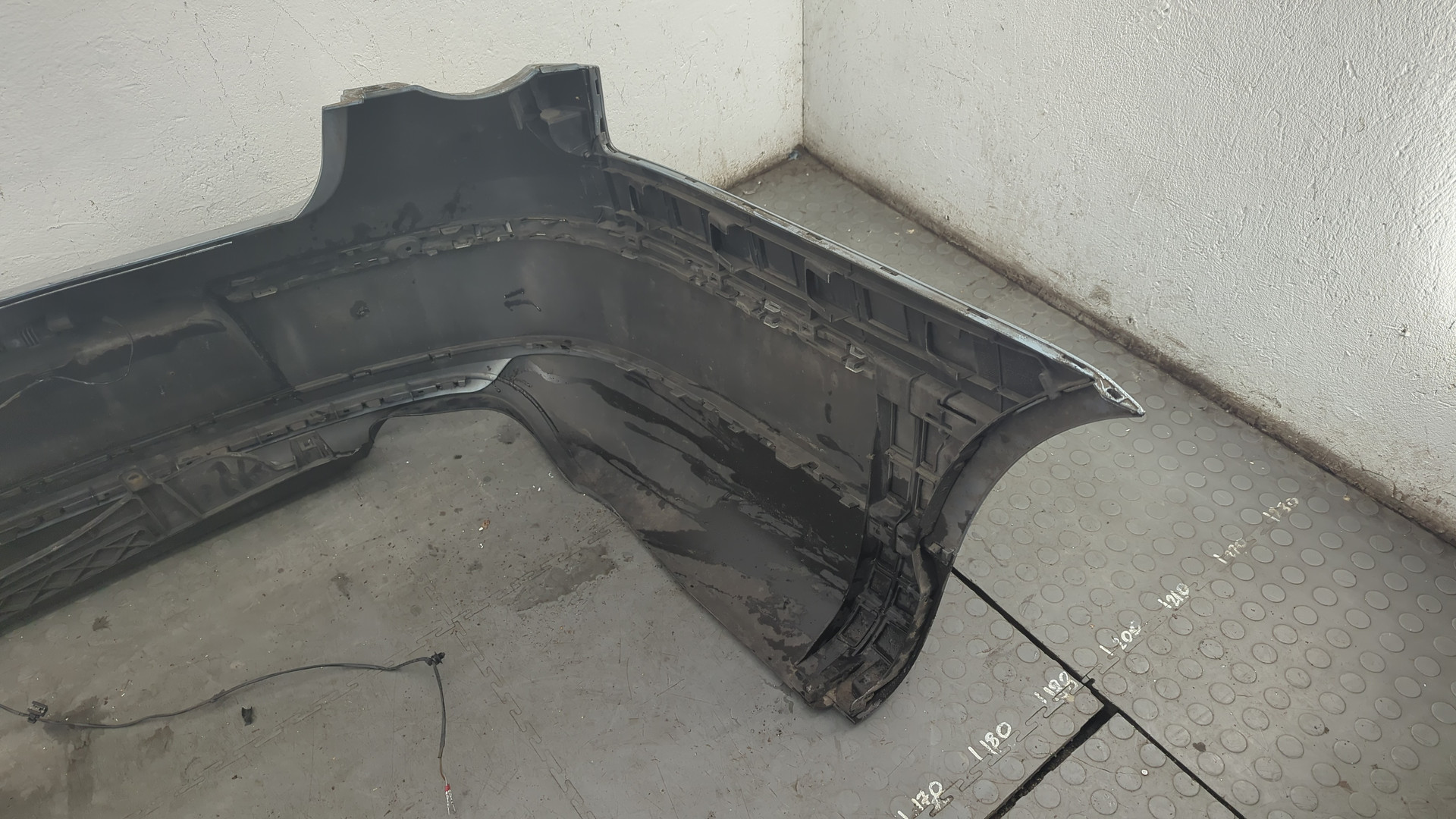 Бампер задний