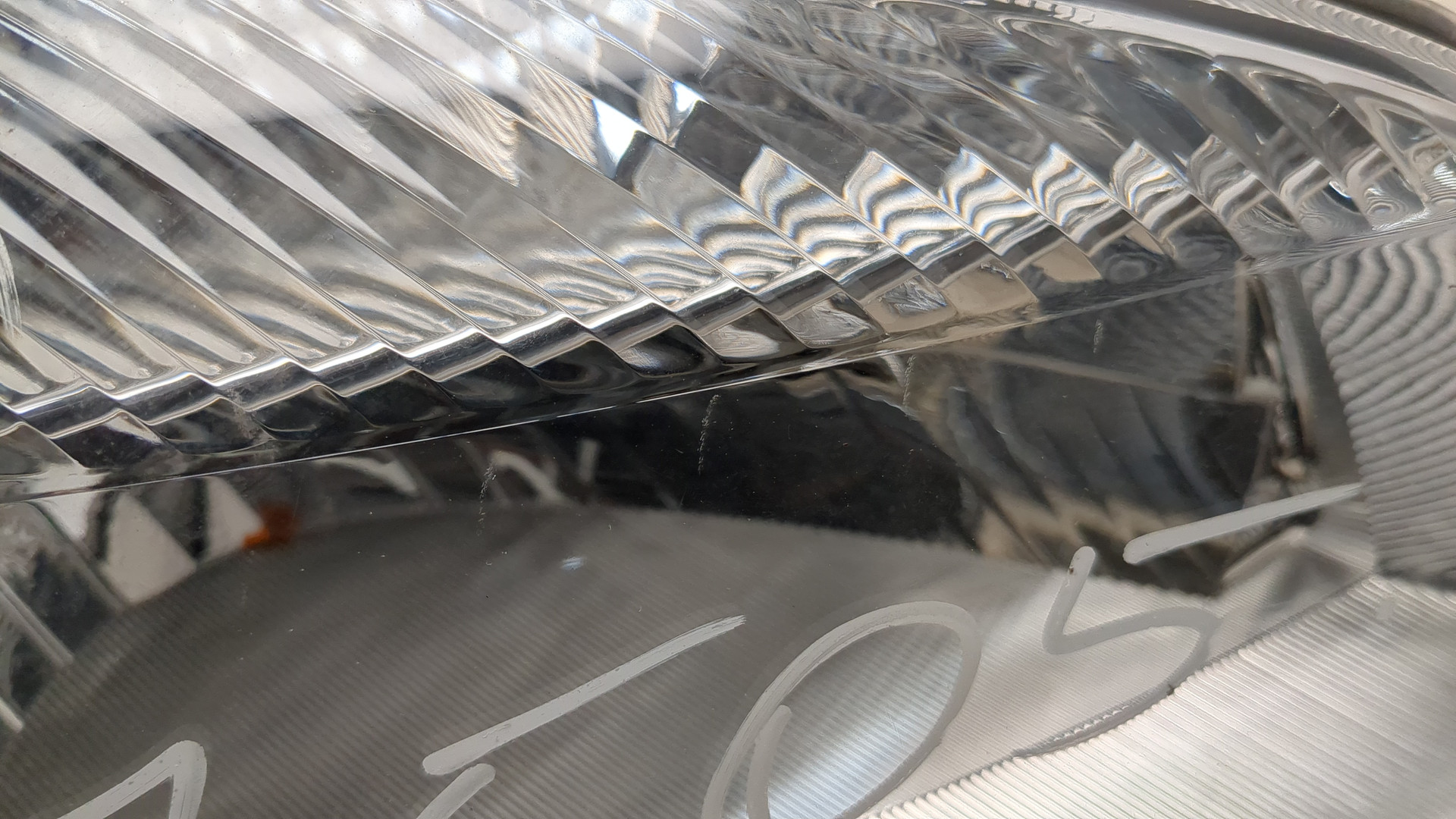 Фара правая