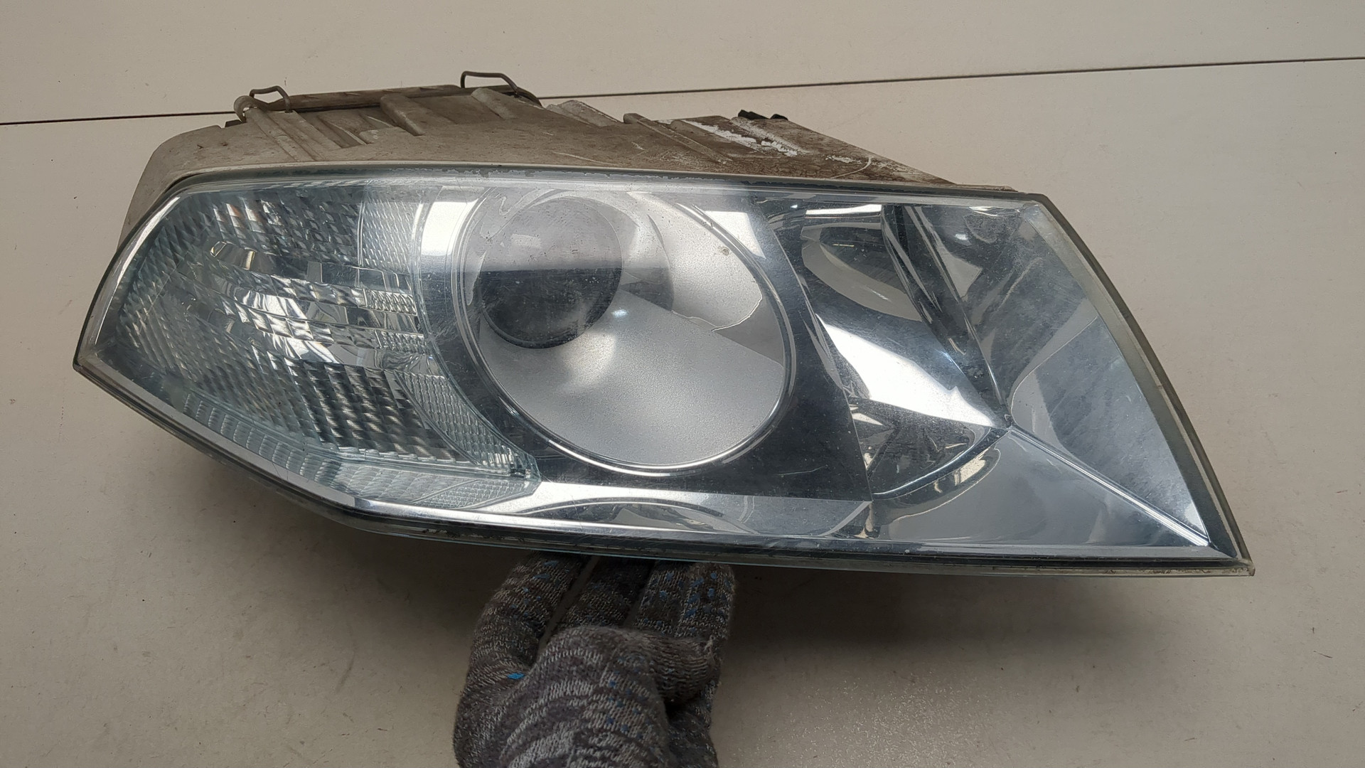 Фара правая