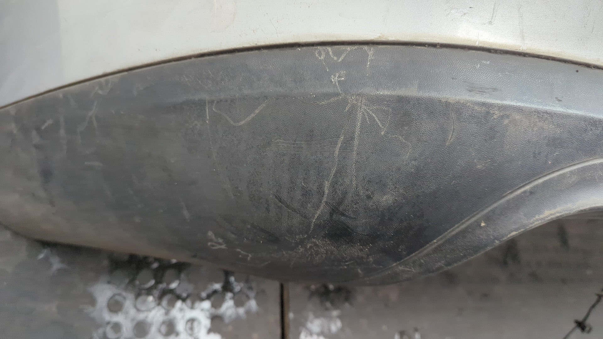 Бампер задний