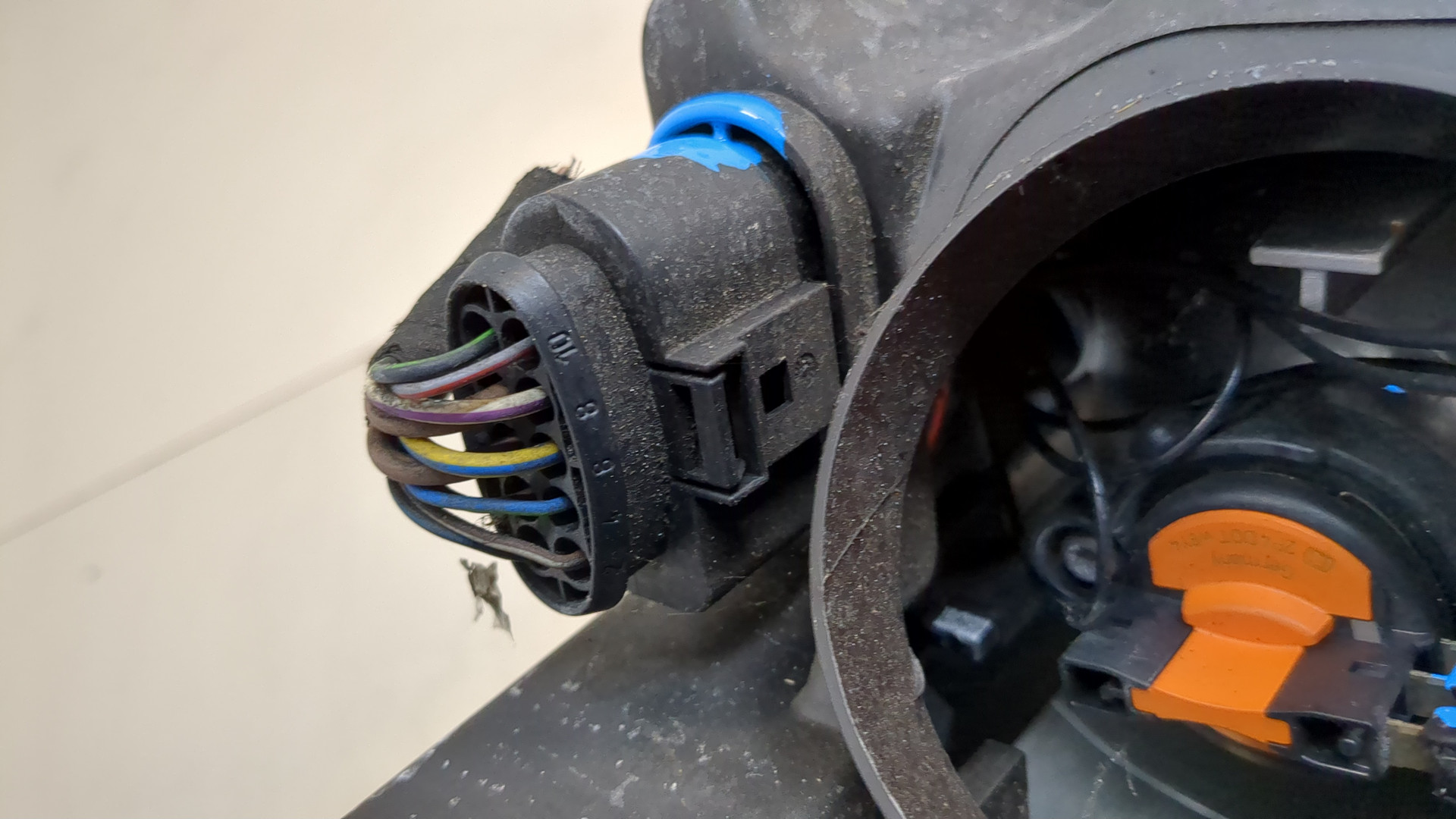 Фара правая