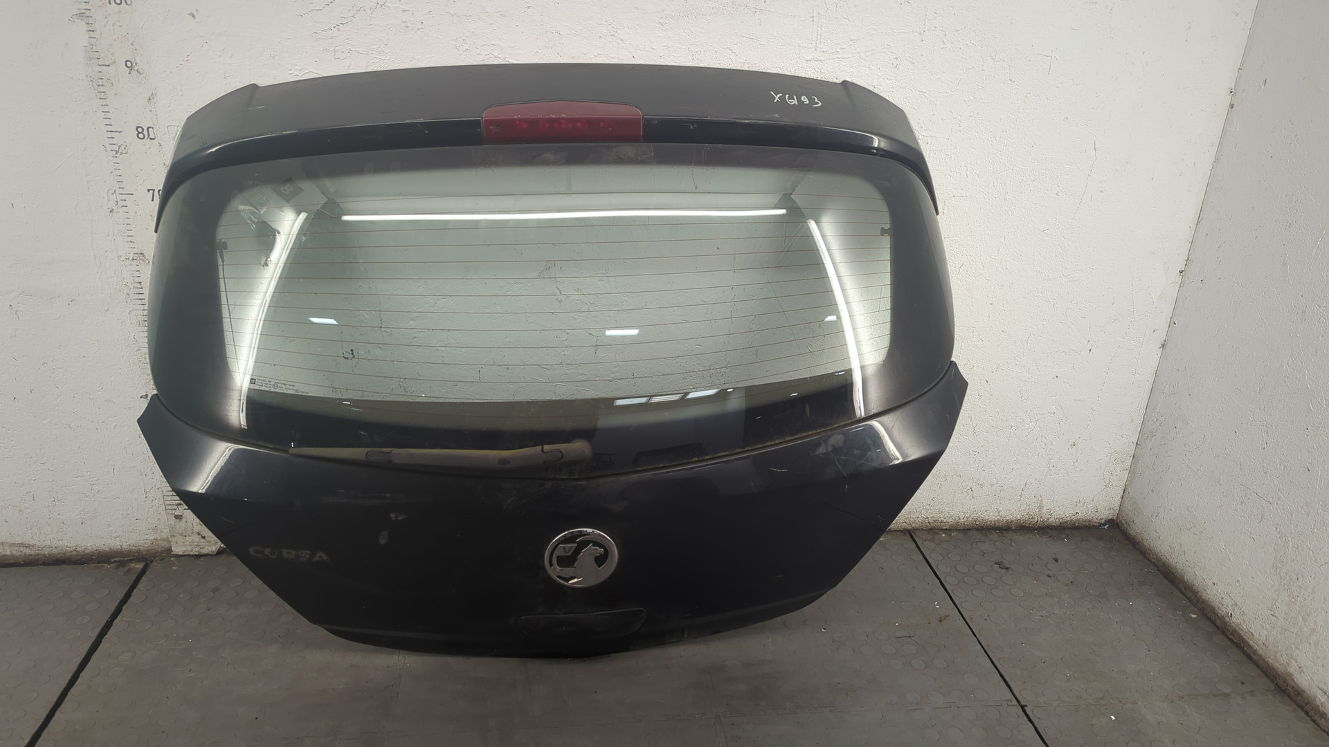 Дверь багажника