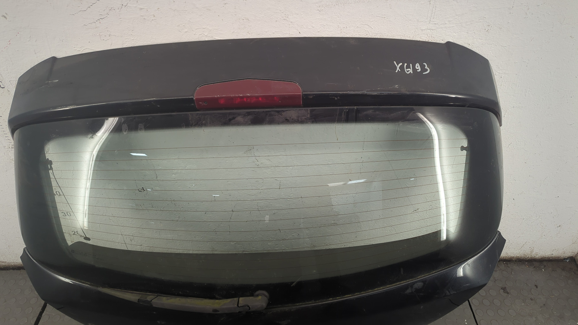 Дверь багажника