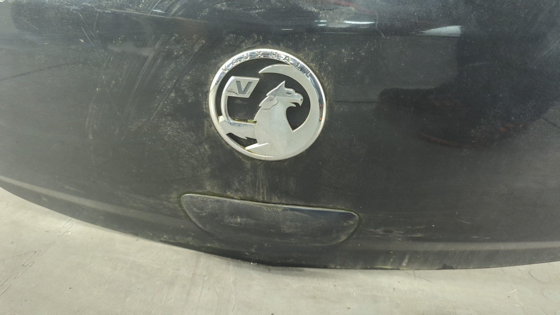 Дверь багажника