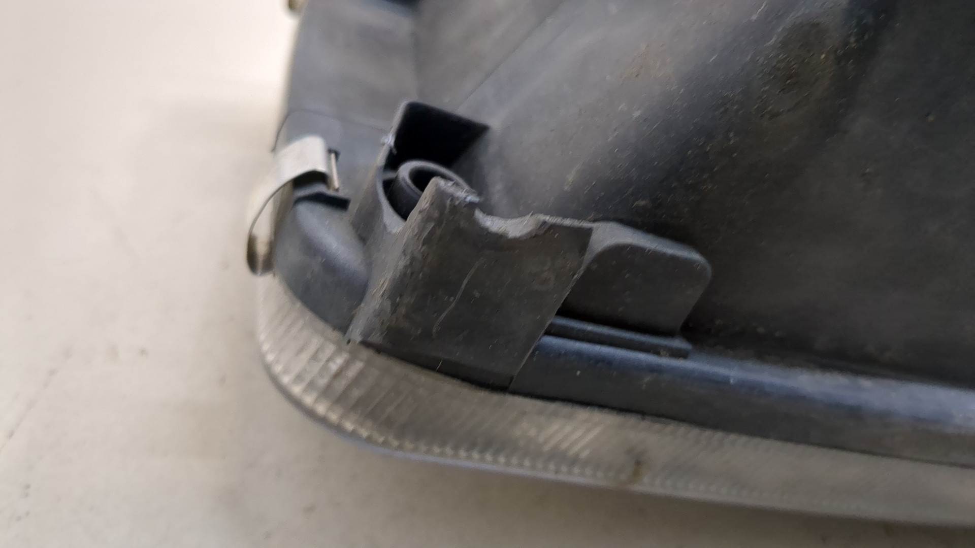 Фара правая